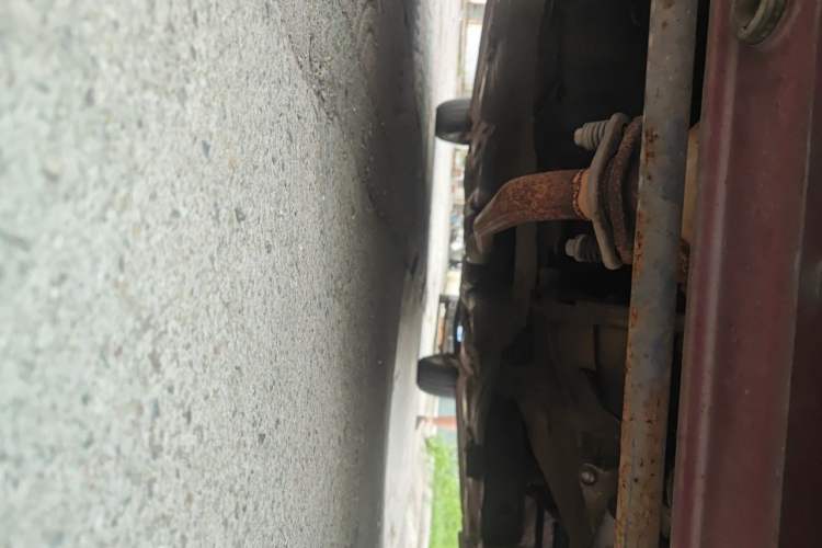 Used FAW Weizhi V2 2012 CROSS 1.3L AMT Flagship Model Chassis Front