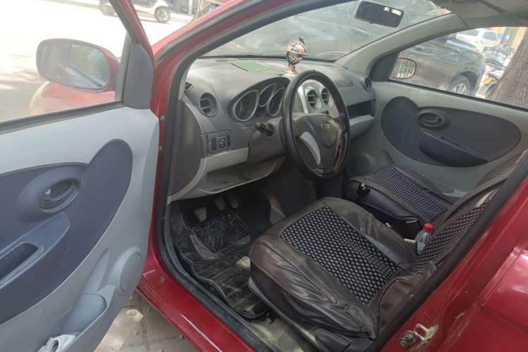 Used FAW Weizhi V2 2012 CROSS 1.3L Manual Luxury Model Driver Seat
