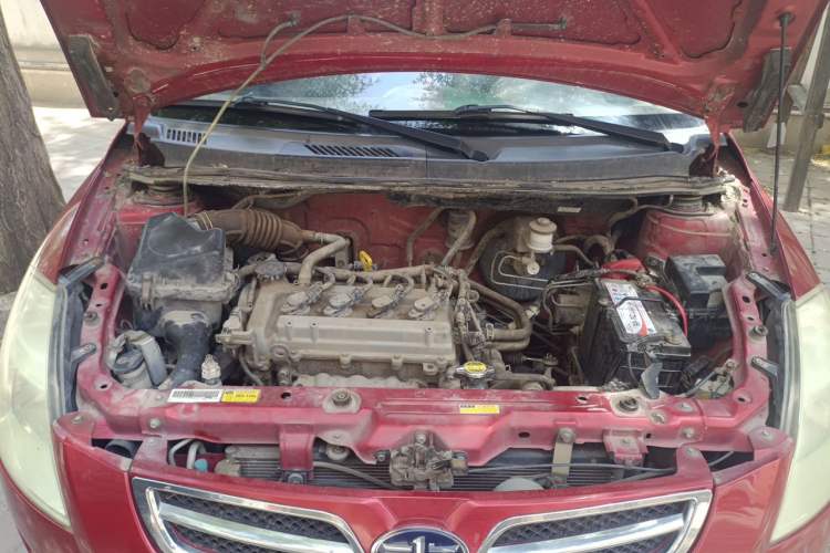 Used FAW Weizhi V2 2012 CROSS 1.3L Manual Luxury Model Engine Bay
