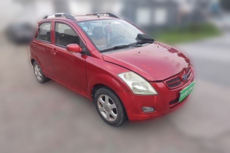 Used FAW Weizhi V2 2012 CROSS 1.3L AMT Flagship Model Front Right 45 Deg