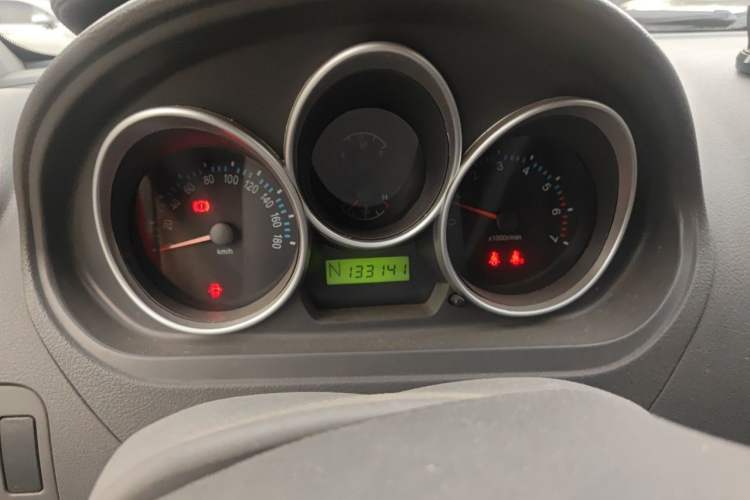 Used FAW Weizhi V2 2012 CROSS 1.3L AMT Flagship Model Instrument Cluster