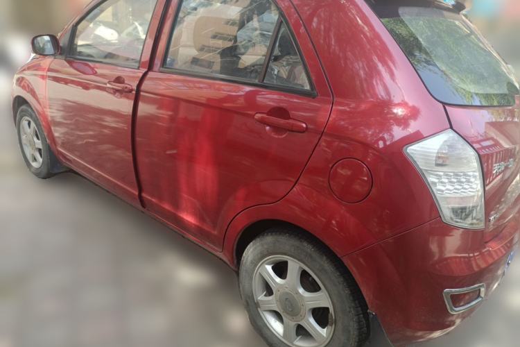 Used FAW Weizhi V2 2012 CROSS 1.3L Manual Luxury Model Rear Left 45 Deg