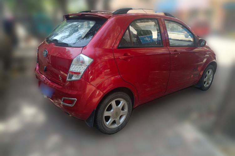 Used FAW Weizhi V2 2012 CROSS 1.3L Manual Luxury Model Rear Right 45 Deg