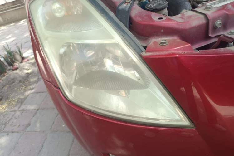 Used FAW Weizhi V2 2012 CROSS 1.3L Manual Luxury Model Right Front Headlight