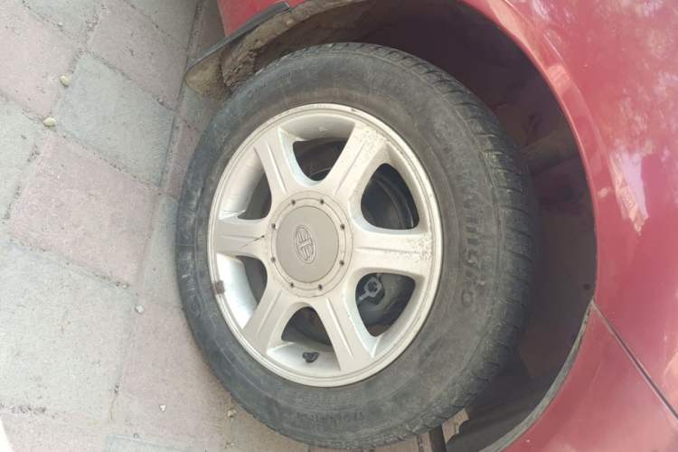 Used FAW Weizhi V2 2012 CROSS 1.3L Manual Luxury Model Right Front Wheel Hub
