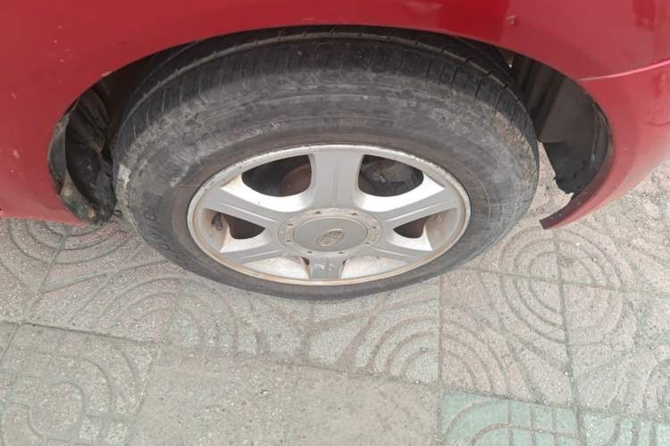 Used FAW Weizhi V2 2012 CROSS 1.3L AMT Flagship Model Right Front Wheel Hub