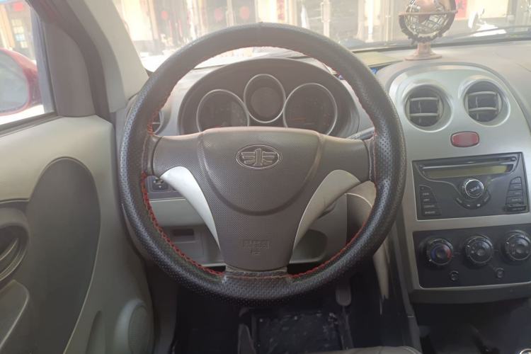 Used FAW Weizhi V2 2012 CROSS 1.3L Manual Luxury Model Steering Wheel
