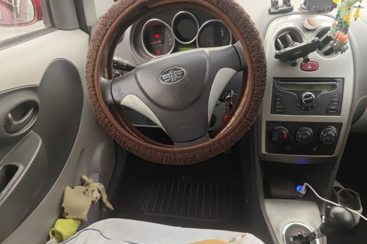 Used FAW Weizhi V2 2012 CROSS 1.3L AMT Flagship Model Steering Wheel