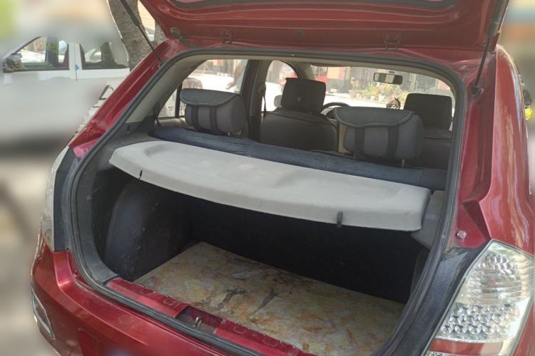 Used FAW Weizhi V2 2012 CROSS 1.3L Manual Luxury Model Trunk