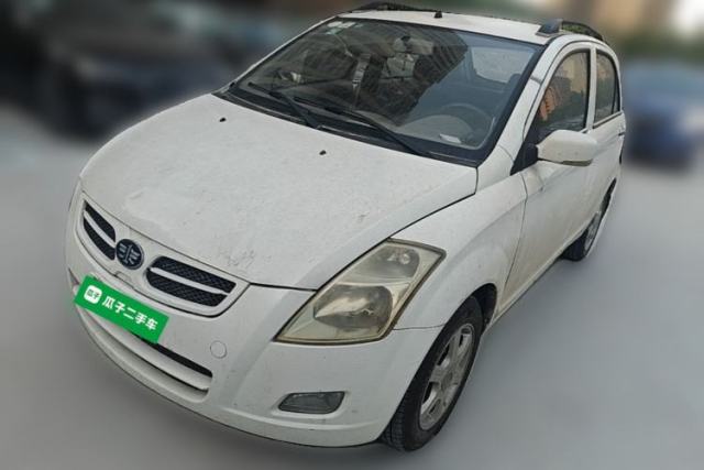 Used FAW Weizhi V2 2012 CROSS 1.3L Manual Luxury Model