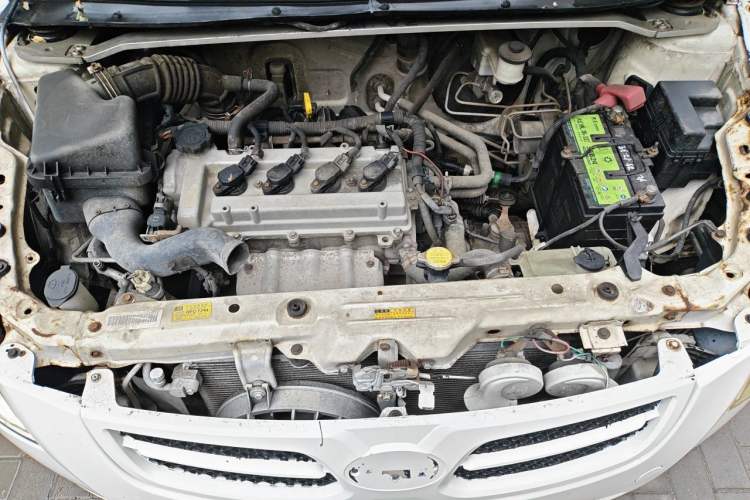 Used FAW Weizhi V2 2012 CROSS 1.3L Manual Luxury Model Engine Bay