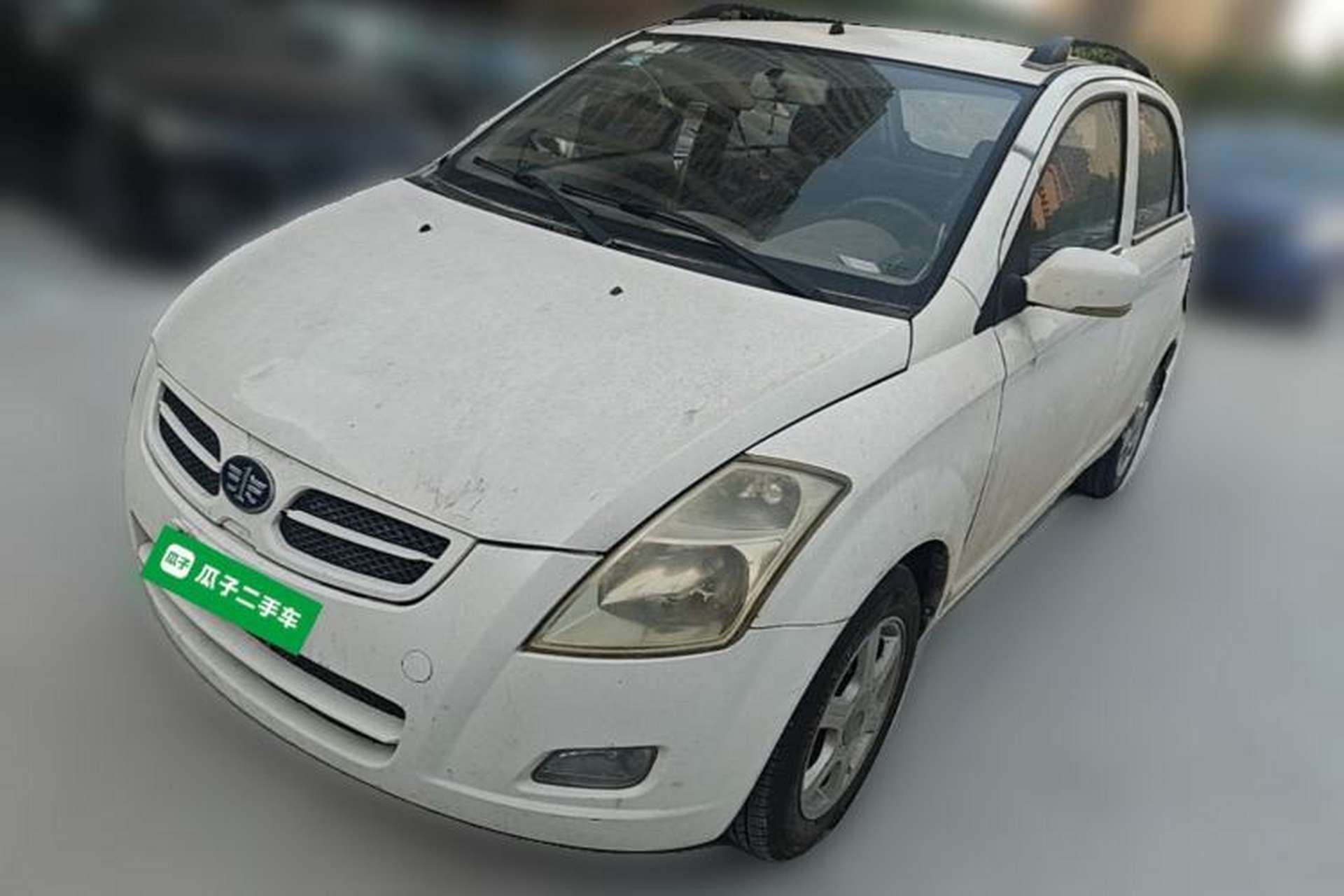 Used FAW Weizhi V2 2012 CROSS 1.3L Manual Luxury Model Front Left 45 Deg