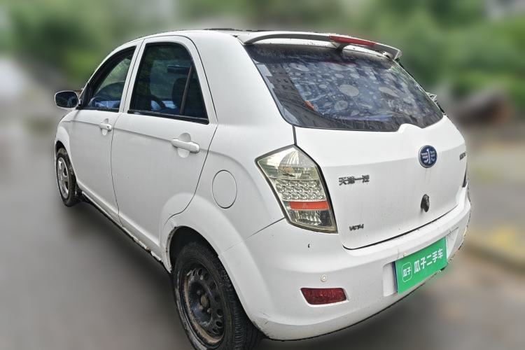 Used FAW Weizhi V2 2012 CROSS 1.3L Manual Luxury Model Rear Left 45 Deg