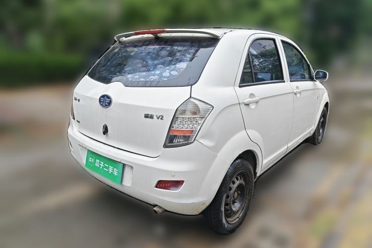 Used FAW Weizhi V2 2012 CROSS 1.3L Manual Luxury Model Rear Right 45 Deg