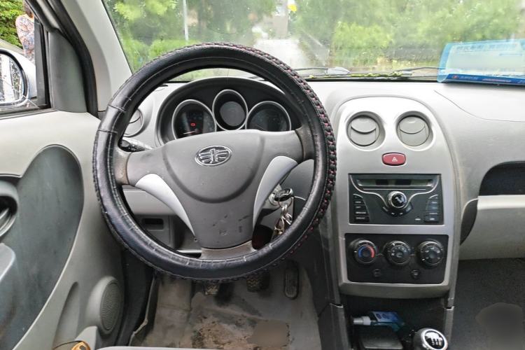 Used FAW Weizhi V2 2012 CROSS 1.3L Manual Luxury Model Steering Wheel