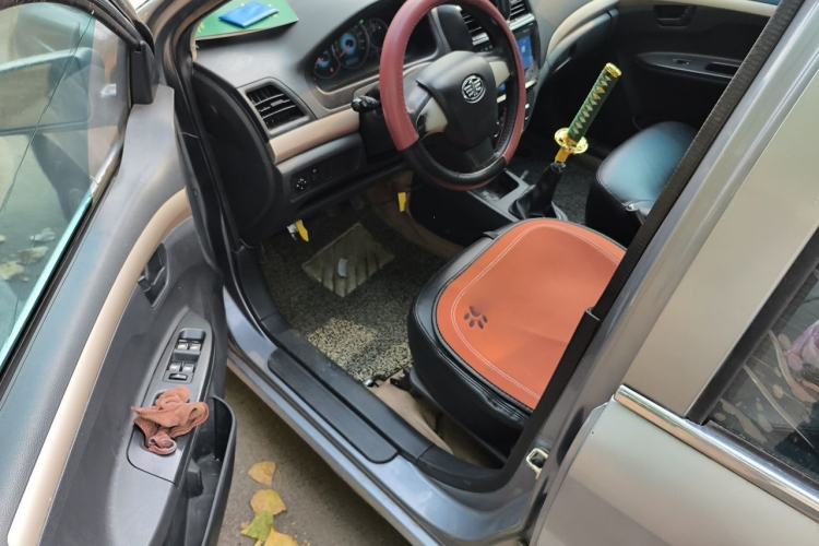 Used FAW Weizhi V5 2012 1.5L Manual Elite Edition Driver Seat