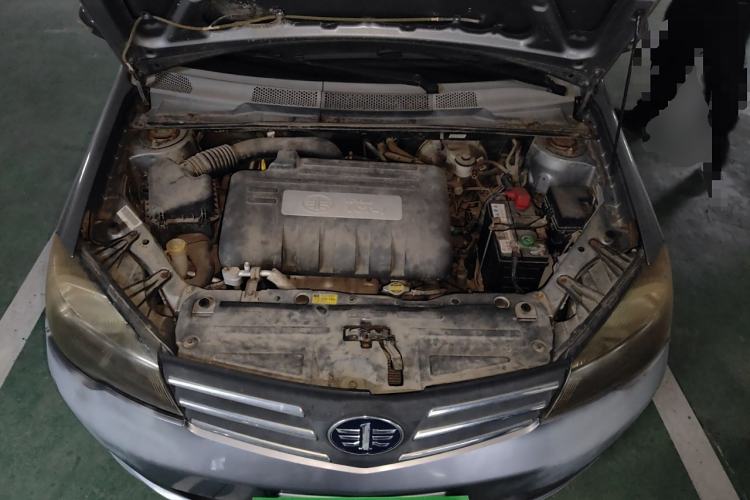 Used FAW Weizhi V5 2012 1.5L Manual Entry-Level Trim Engine Bay