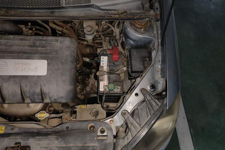 Used FAW Weizhi V5 2012 1.5L Manual Entry-Level Trim Engine Bay Left
