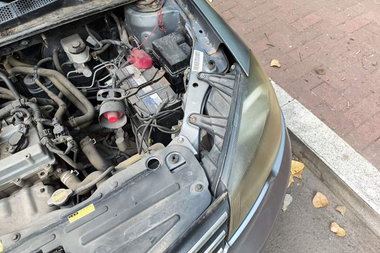 Used FAW Weizhi V5 2012 1.5L Manual Elite Edition Engine Bay Left