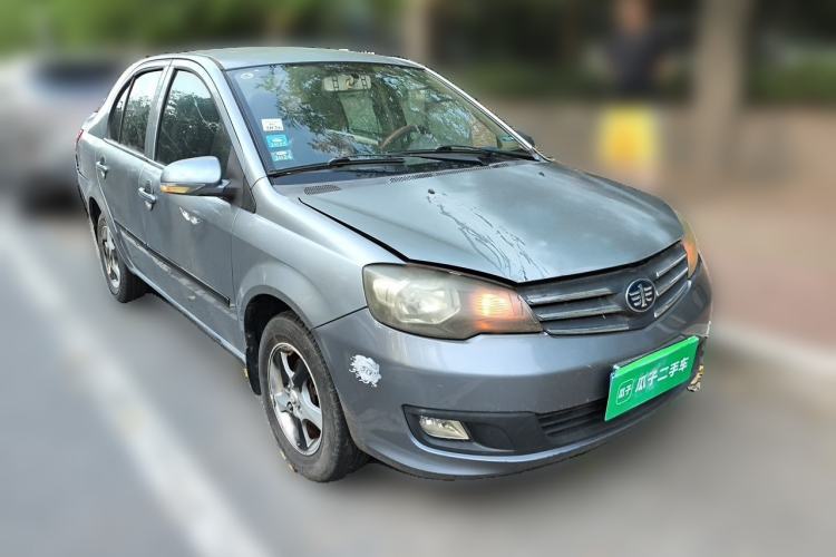 Used FAW Weizhi V5 2012 1.5L Manual Elite Edition Front Right 45 Deg