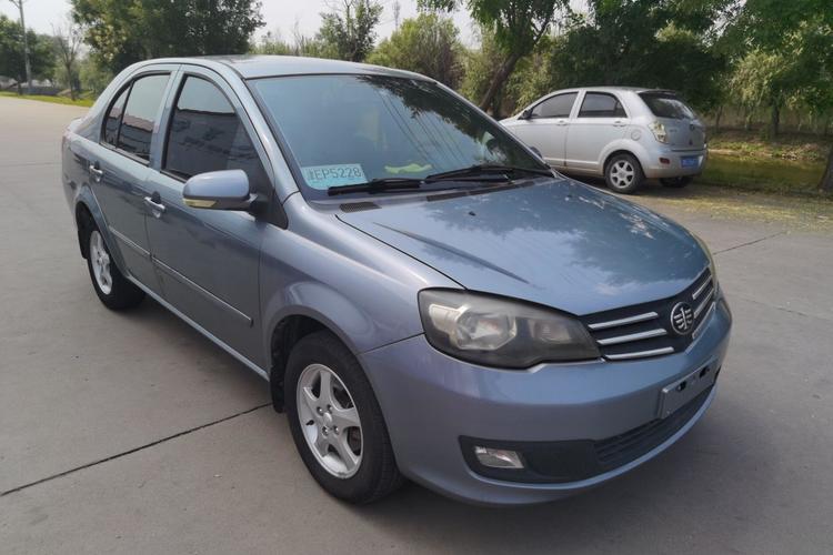 Used FAW Weizhi V5 2012 1.5L Manual Elite Edition Front Right 45 Deg