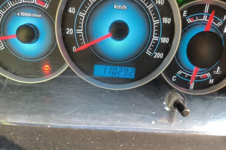 Used FAW Weizhi V5 2012 1.5L Manual Elite Edition Odometer Close Up