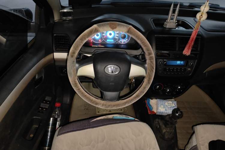 Used FAW Weizhi V5 2012 1.5L Manual Entry-Level Trim Steering Wheel