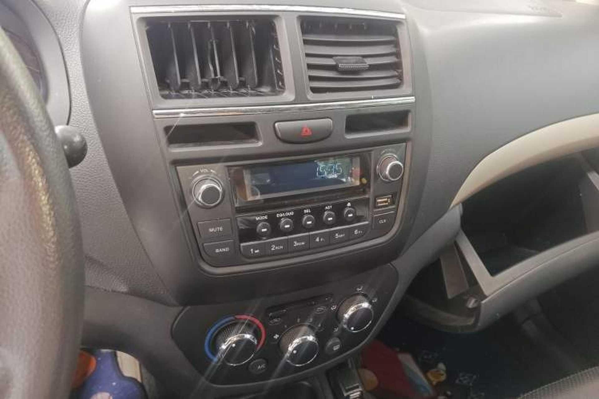 Used FAW Weizhi V5 2012 1.5L AMT Flagship Edition Audio And AC Panel