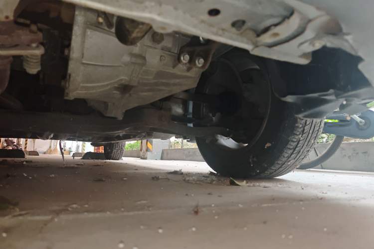 Used FAW Weizhi V5 2012 1.5L Manual Entry-Level Trim Chassis Front Left