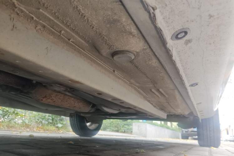 Used FAW Weizhi V5 2012 1.5L AMT Flagship Edition Chassis Front Left