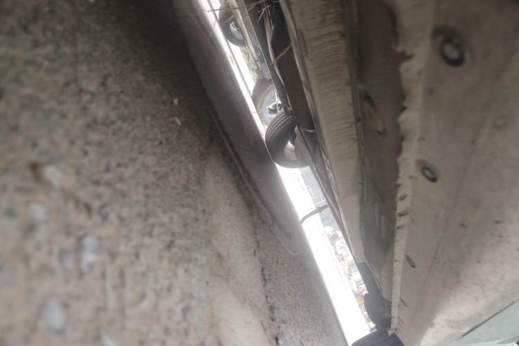 Used FAW Weizhi V5 2012 1.5L Manual Elite Edition Chassis Front Left