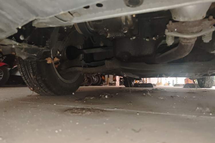 Used FAW Weizhi V5 2012 1.5L Manual Entry-Level Trim Chassis Front Right