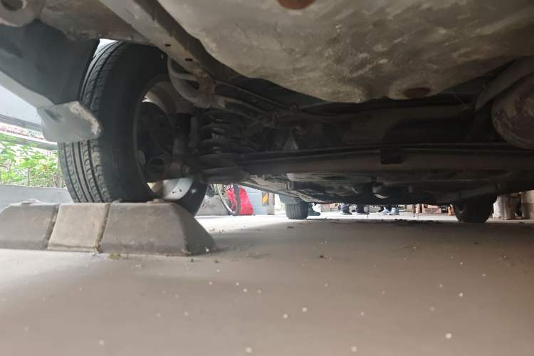 Used FAW Weizhi V5 2012 1.5L Manual Entry-Level Trim Chassis Rear Left