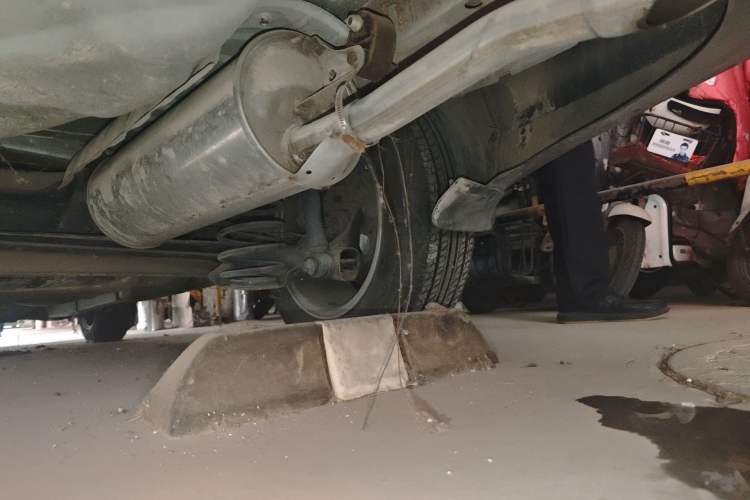 Used FAW Weizhi V5 2012 1.5L Manual Entry-Level Trim Chassis Rear Right
