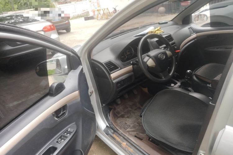 Used FAW Weizhi V5 2012 1.5L Manual Elite Edition Driver Seat