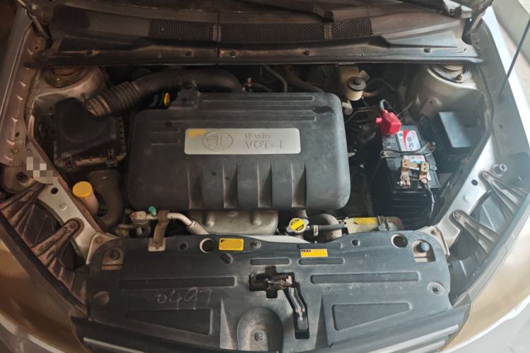 Used FAW Weizhi V5 2012 1.5L Manual Entry-Level Trim Engine Bay
