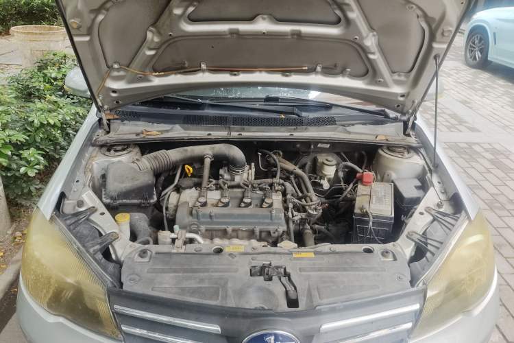 Used FAW Weizhi V5 2012 1.5L AMT Flagship Edition Engine Bay