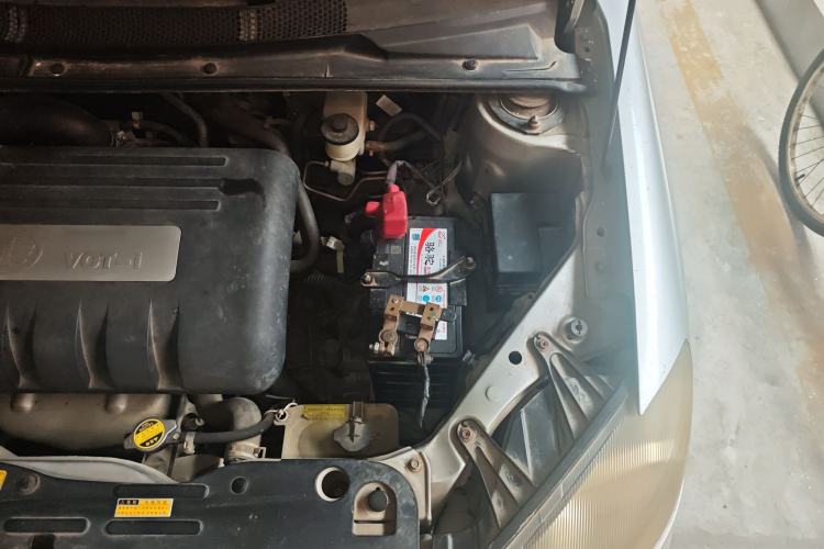 Used FAW Weizhi V5 2012 1.5L Manual Entry-Level Trim Engine Bay Left