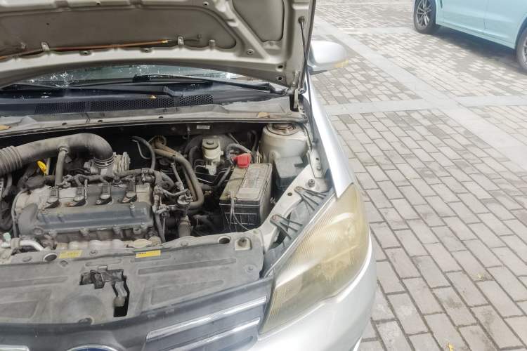 Used FAW Weizhi V5 2012 1.5L AMT Flagship Edition Engine Bay Left