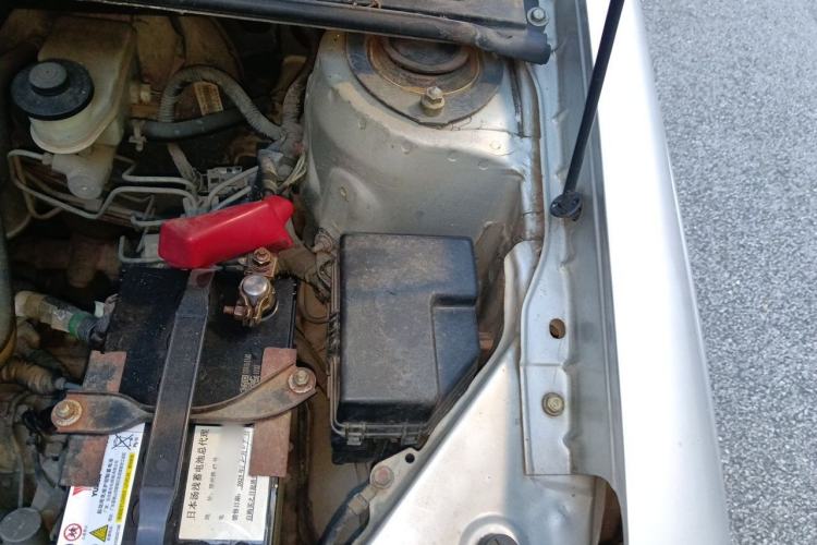 Used FAW Weizhi V5 2012 1.5L Manual Standard Edition Engine Bay Left