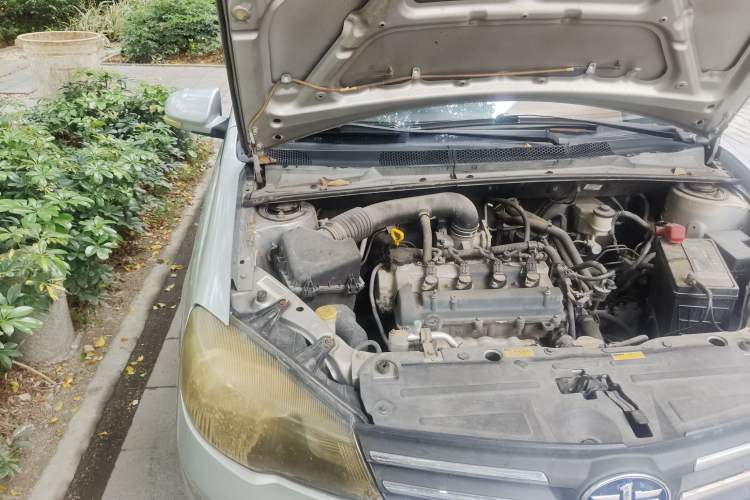 Used FAW Weizhi V5 2012 1.5L AMT Flagship Edition Engine Bay Right