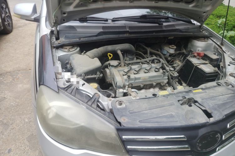 Used FAW Weizhi V5 2012 1.5L Manual Elite Edition Engine Bay Right