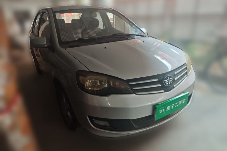 Used FAW Weizhi V5 2012 1.5L Manual Entry-Level Trim Front Right 45 Deg