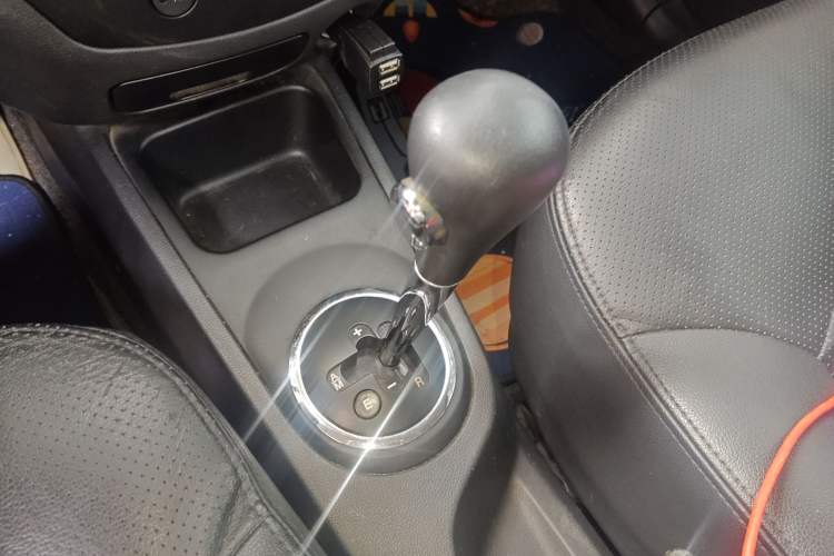 Used FAW Weizhi V5 2012 1.5L AMT Flagship Edition Gear Lever