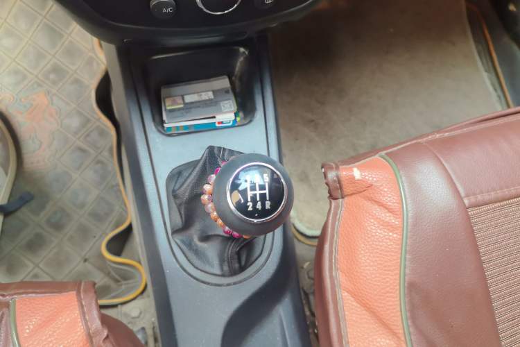 Used FAW Weizhi V5 2012 1.5L Manual Standard Edition Gear Lever