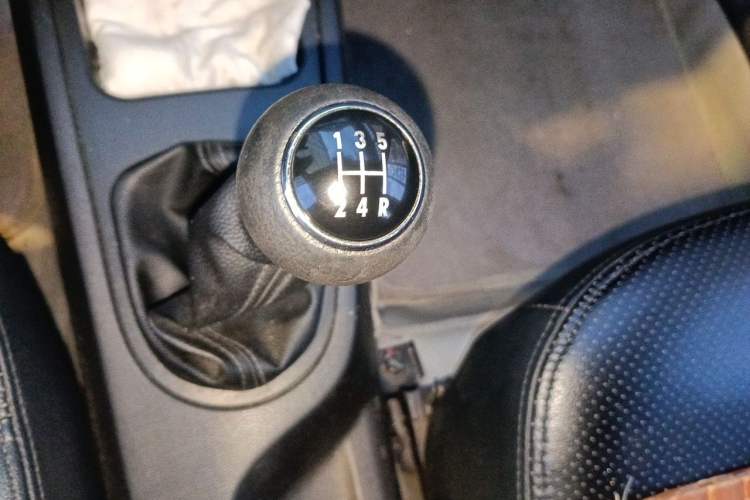 Used FAW Weizhi V5 2012 1.5L Manual Standard Edition Gear Lever