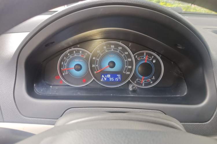 Used FAW Weizhi V5 2012 1.5L AMT Flagship Edition Instrument Cluster