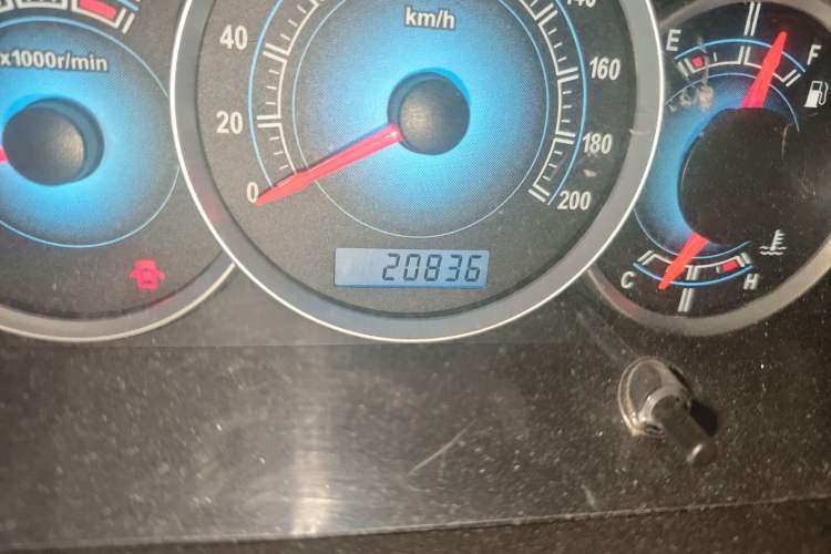 Used FAW Weizhi V5 2012 1.5L Manual Entry-Level Trim Odometer Close Up