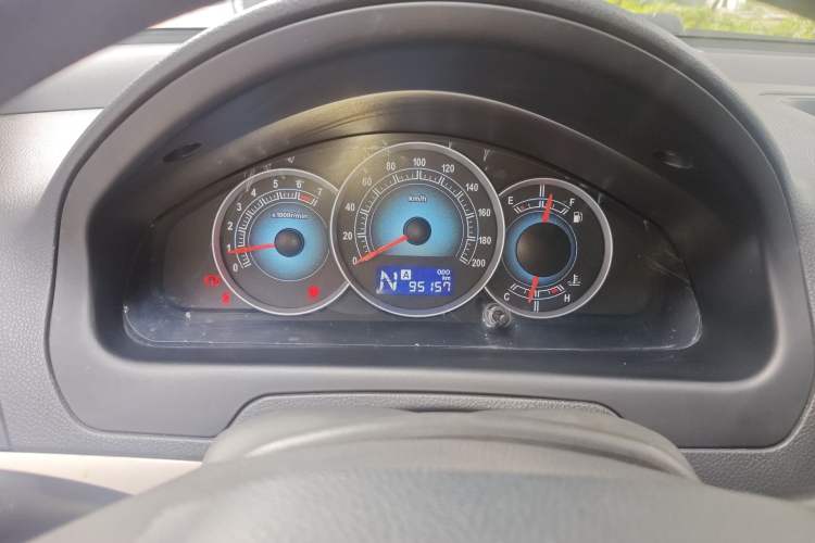 Used FAW Weizhi V5 2012 1.5L AMT Flagship Edition Odometer Close Up