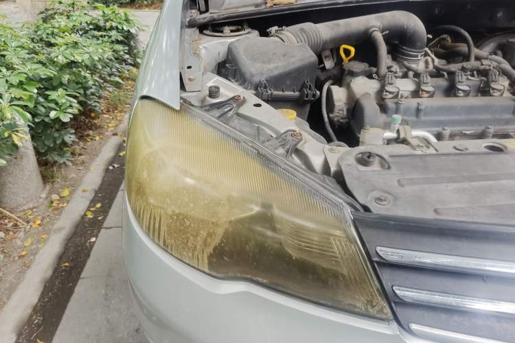 Used FAW Weizhi V5 2012 1.5L AMT Flagship Edition Right Front Headlight